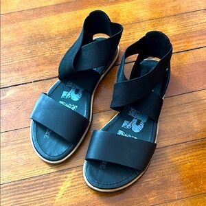 Sorel Women’s Sandals Like New Size 6 Black Strappy Flat